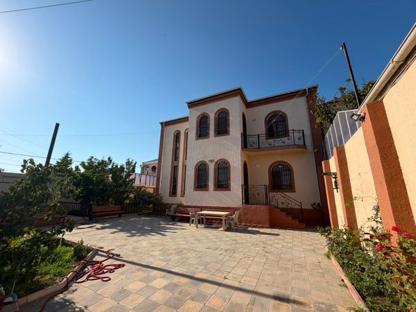 Bağ evi, 201 m², Qaraçuxur ərazisi, Etibar Bəkirov küçəsi, Yağmur şadlıq sarayı yaxınlığı, Lukoil yanacaq… – ucuztap.az