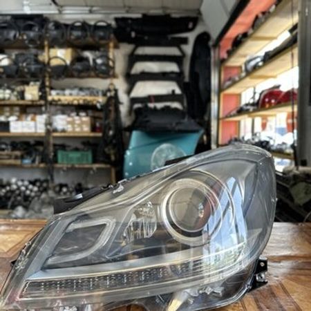 Mercedes-Benz W204 fara bloku dəsti – Ehtiyat hissələri – ucuztap.az