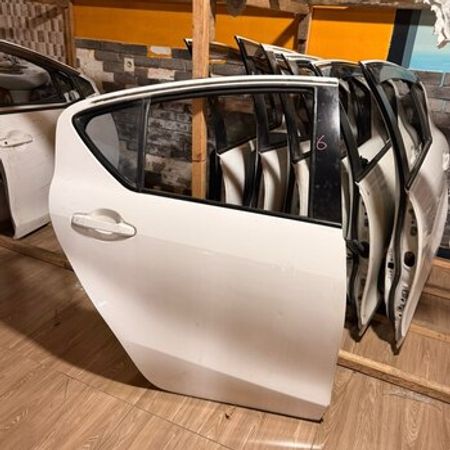 Toyota Aqua qapısı – Ehtiyat hissələri – ucuztap.az