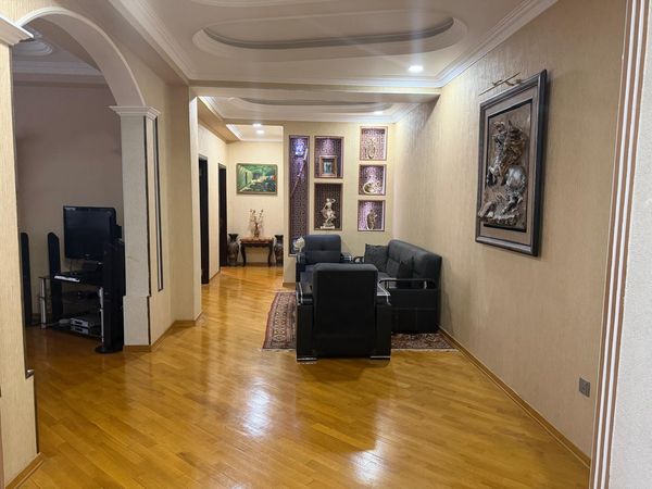 3 Otaqlı mənzil, 138 m², m.Neftciler E.Suleymanov küç., Bakı – Bakı – ucuztap.az