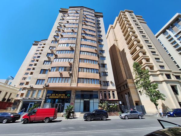 4 Otaqlı mənzil, 205 m², , Sabit Orucov küç., Bakı – Bakı – ucuztap.az