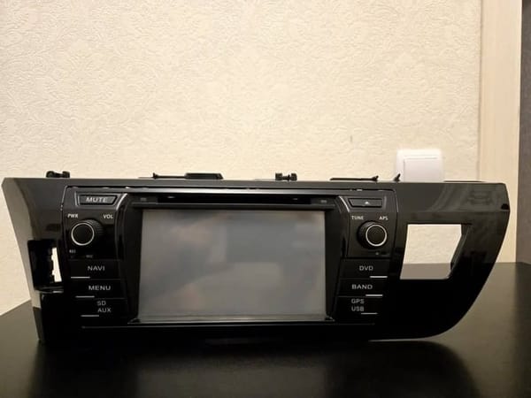 Toyota Corolla 2014 Original Monitor + Çərçivə + Kamera – Bakı – ucuztap.az