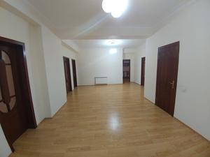 4 Otaqlı mənzil kirayə verilir, 200 m², Yasamal rayonu,20 Yanvar metrosunun tam yaninda BOŞ-Əşyasız yeni bina evi kirayə verilir., Bakı