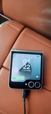 Samsung Galaxy Z Flip 6 Silver Shadow 256 GB/12 GB – Bakı – ucuztap.az